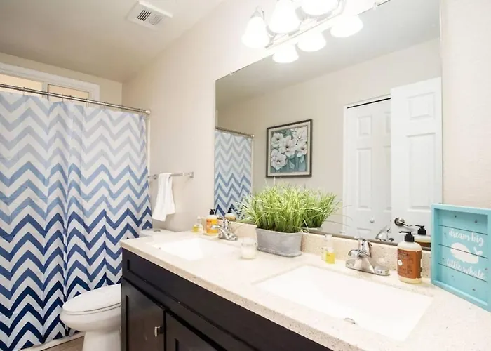 Cozy, Getaway! Prime Location, Sleeps 8 Tempe