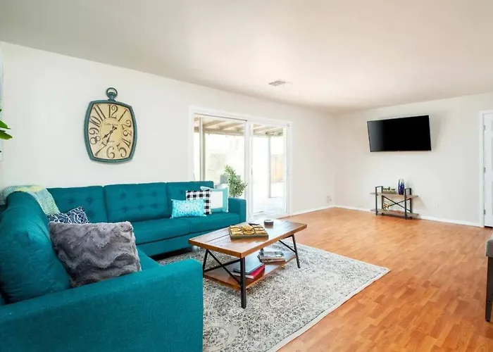 Сasa de vacaciones Cozy, Getaway! Prime Location, Sleeps 8 Tempe