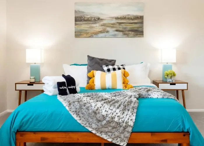 Cozy, Getaway! Prime Location, Sleeps 8 * Tempe