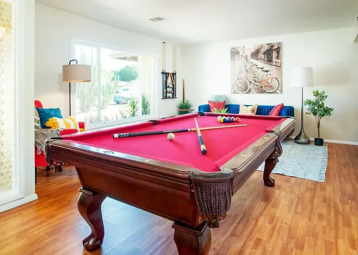 Cozy, Getaway! Prime Location, Sleeps 8 Tempe